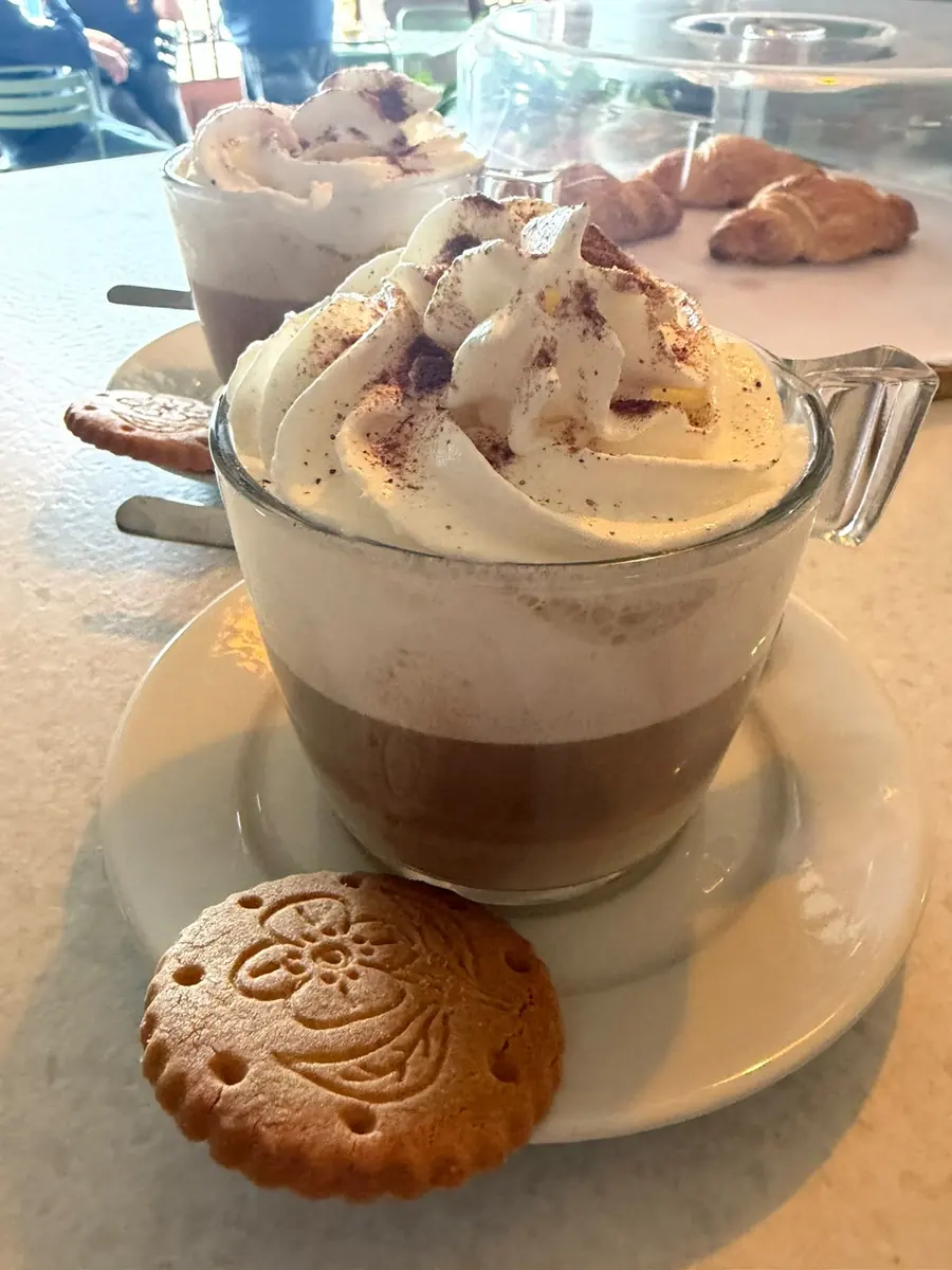 Café frappé con nata